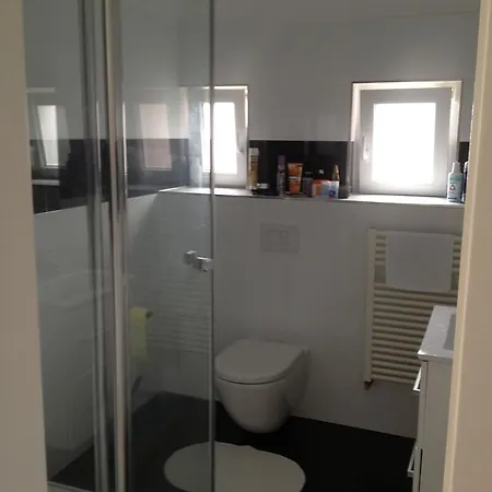 Oelhafendamm 7 Apartament *