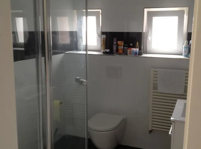 Oelhafendamm 7 Lägenhet *